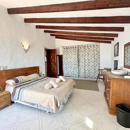 Villa 3 Bedroom With Pool In Moraira Paratella